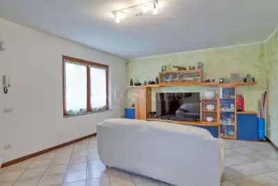 Casa in vendita, Via P. Bozzolo, Marchirolo