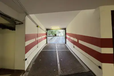 Box in affitto, Viale Luigi Majno 8, Milano