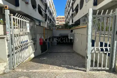 Box in vendita, via corrado del greco, Roma