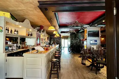 Negozio in affitto, Avellino - Via Largo De Luca, Avellino