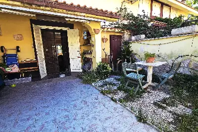 Villino a Schiera in vendita, Via Coghinas, Ardea