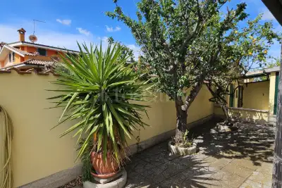 Villa Plurifamiliare in vendita, Via Oceano Atlantico, Pomezia