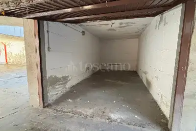 Box in vendita, Via Vasari, Monza