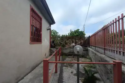 Casa Indipendente in vendita, Via Montello, San Giovanni la Punta