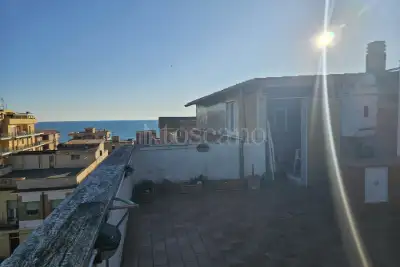 Superattico in vendita, Via Gran Bretagna, Pomezia