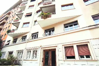 Casa in vendita, Via Nemorense, Roma