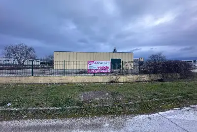 Capannone in vendita, Piazza Guido Ginaldi, Sulmona