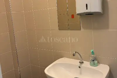 Stabile Uso Ufficio in vendita, Via Santa Gonda, Prato