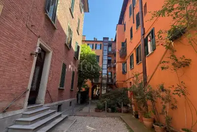 Casa in vendita, Via Castiglione, Bologna