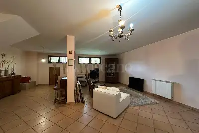 Villino a Schiera in vendita, Via Serecchia, Cisterna di Latina , Cisterna di Latina