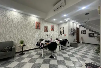 Attività Commerciale in vendita, Piazza San Giovanni Bosco, Roma