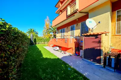 Villa Plurifamiliare in vendita, Via Tespi, Roma