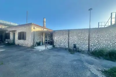 Capannone in vendita, Via Fratelli Marchetti Longhi, Roma