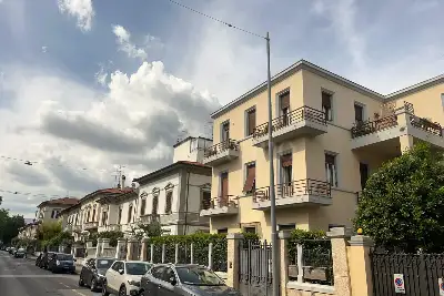 Casa in vendita, Via Giovanni Amendola, Prato