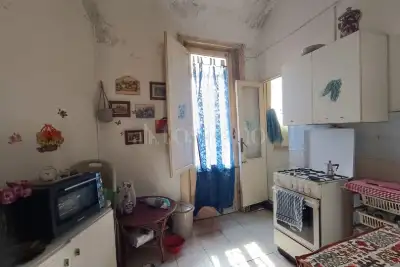 Palazzo in vendita, Via Roma, San Giovanni la Punta