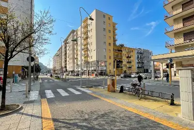 Casa in vendita, Via Achille Papa, Brescia