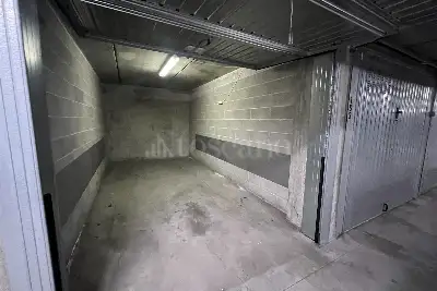 Box in vendita, Via Mario Donati, Milano