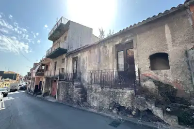 Palazzo in vendita, Via Trieste, Aci Castello