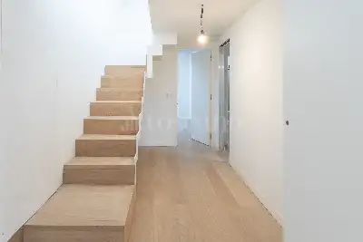 Casa in vendita, Via Giulio Uberti, Milano