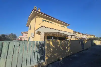 Villino a Schiera in vendita, Via Jenne, Anzio