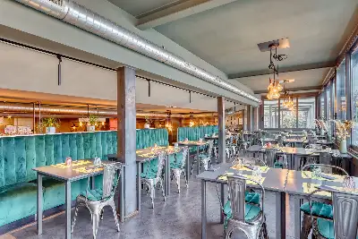 Negozio in vendita, Viale Dante Alighieri, Luino