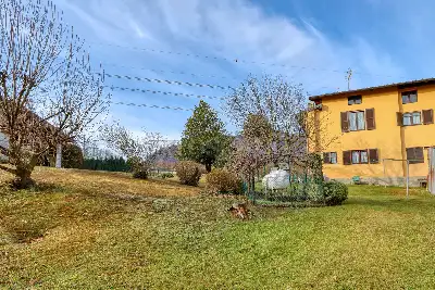 Casa Indipendente in vendita, Via Della Repubblica, Bisuschio