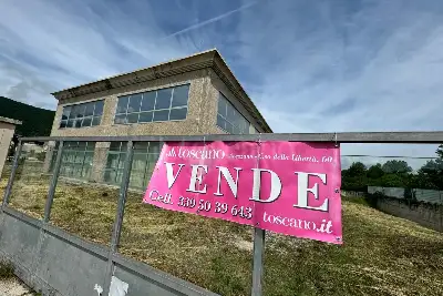 Capannone in vendita, Via Newton, Avezzano