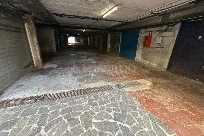 Box in vendita, via corrado del greco, Roma