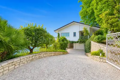 Villa in vendita, Via T. Tasso, Manerba del Garda