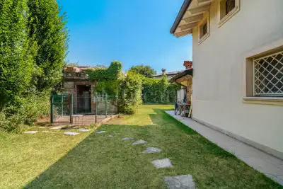 Villa in vendita, Via San Zeno, Lonato del Garda