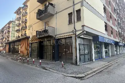 Capannone in vendita, Via Milano, Prato