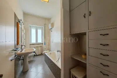 Casa in vendita, Via Teognide, Roma