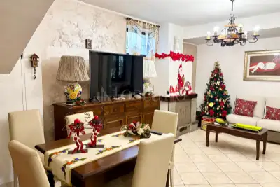 Villino a Schiera in vendita, Via Taro, Mentana