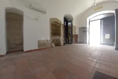 Negozio in affitto, Traversa di via Pavoncelli , Cerignola