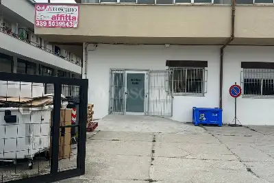 Negozio in vendita, Via Pertini, Avezzano