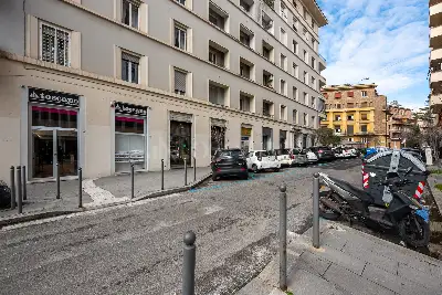 Attività Commerciale in vendita, Via Arezzo, Roma