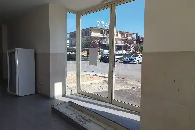 Negozio in affitto, Via Lazio, Orte