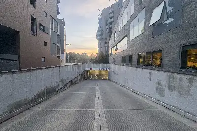 Box in affitto, Largo Zanuso 4, Milano