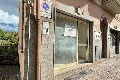 Negozio in vendita, via Francesco Tedesco 440, Avellino, Avellino