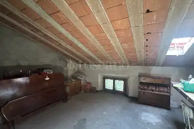 Villino a Schiera in vendita, Via Edmondo de Amicis, Prato