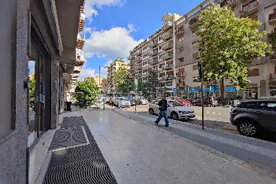 Negozio in vendita, Via Emanuele Notarbartolo, Palermo