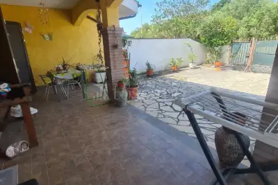Casa in vendita, Via degli Abeti, Pomezia