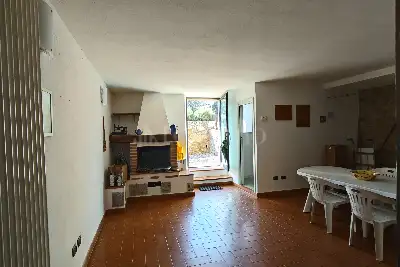 Casale in vendita, Strada di  Barigiano, Sovicille