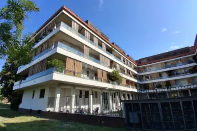 Casa in vendita, Via Giovanni Segantini, Milano