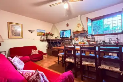 Casa in vendita, Via Giosuè Carducci, Poggio a Caiano
