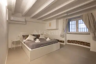 Casa in vendita, Via Parmigianino, Milano