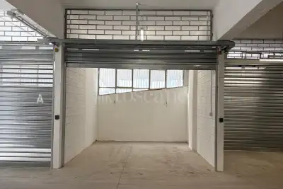 Box in vendita, Via Francesco Baracca, Firenze