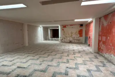 Negozio in affitto, Via Michele Garruba, Bari