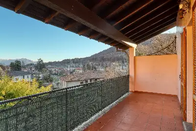 Villa Bifamiliare in vendita, Via Cerdosso, Marchirolo