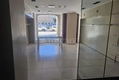 Negozio in affitto, Piazza della Libertà, Latina